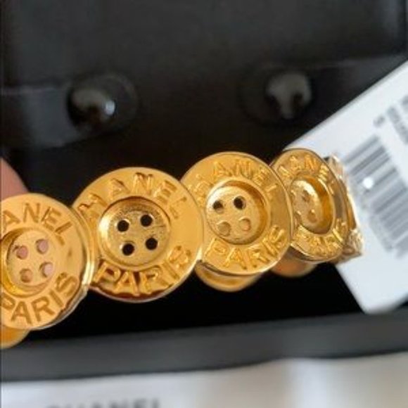 NIB Chanel 20A Paris Button Cuff Bracelet - Picture 6 of 12